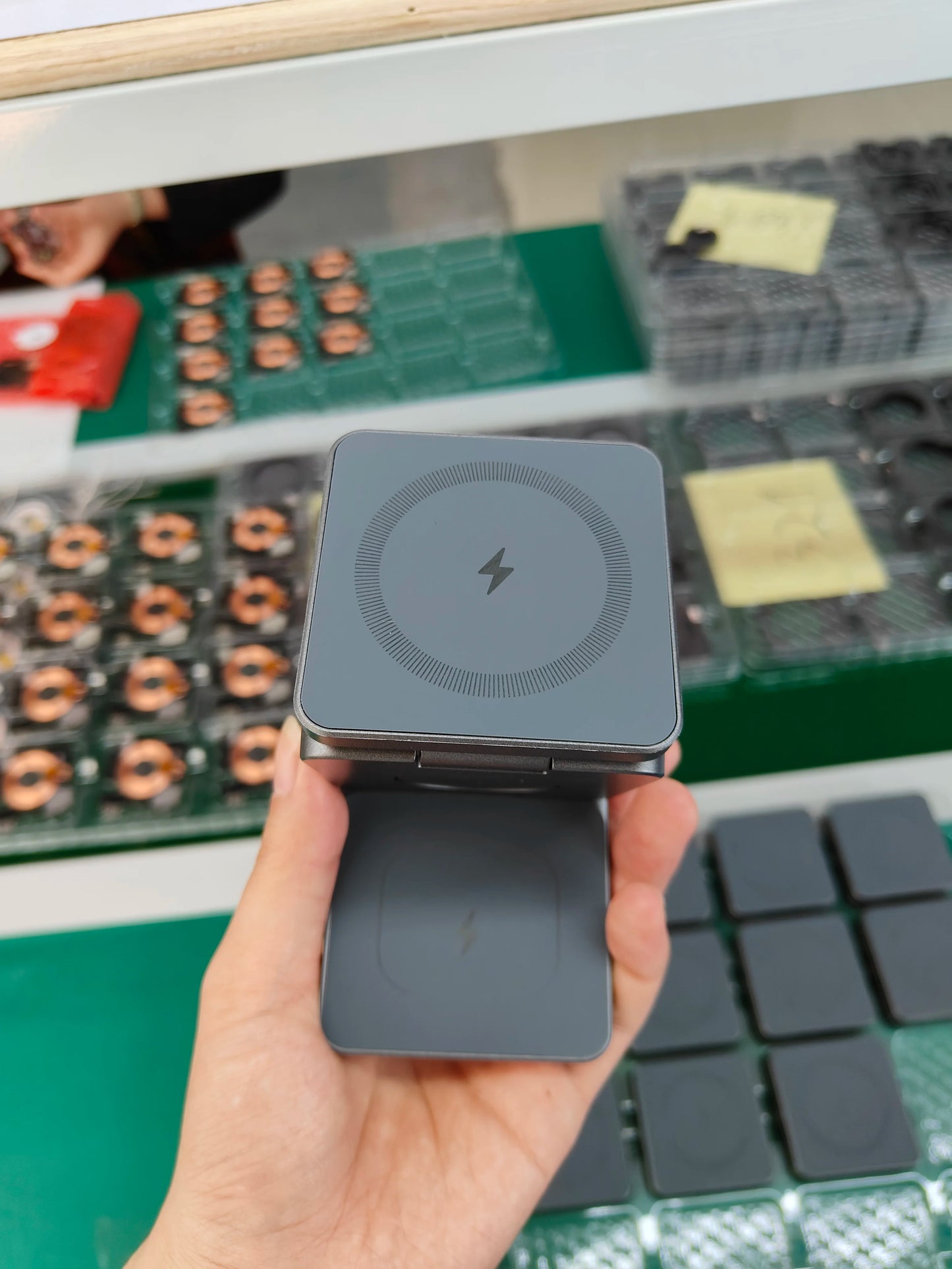 3-in-1 Magnetic Wireless Charger Stand for iPhone, airpods & Apple Watch